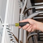 Klein Tools 32500MAG manyetik çok amaçlı tornavida/lokma anahtar, 11'i 1 arada çok amaçlı alet, 8 uç, 3 lokma anahtar boyutu, dolgulu sap