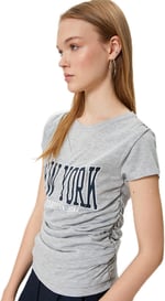 Kolej Tişört Baskılı Kruvaze Yaka Büzgü Detaylı Slim Fit Viskon Karışımlı