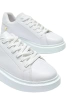Kotan Kadın Beyaz Bağcıklı Inci Detaylı Kalın Taban Günlük Spor Sneaker Ayakkabı | Yuvarlak Burunlu | Lüks Tasarım | Rahat ve Şık | Dayanıklı | Uzun Süre Şeklini Korur