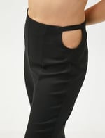 Koton İspanyol Paça Pantolon Pencere Detaylı Yırtmaçlı
