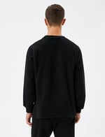 Koton Koton Polar Sweatshirt Slogan İşlemeli Bisiklet Yaka Uzun Kollu Erkek