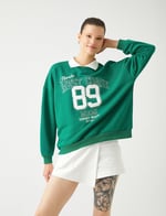 Koton Oversize Sweatshirt Polo Yaka Kolej Baskılı Uzun Kollu Sweatshirt Kadın