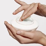 KÉRASTASE Nutritive Masquintense Riche Derin Besleme Sağlayan Yoğun Saç Maskesi 200ml