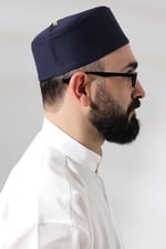 Lacivert Kapitone Osmanlı Tuğrası Nakışlı Kalıp Namaz Takkesi