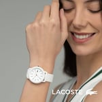 Lacoste Lacoste.12.12'den Erkekler veya Kadınlar için Analog Kuvars Saat. Koleksiyon, Petit Piqué Dokulu şık Silikon bileklik içerir