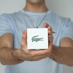 Lacoste Lacoste.12.12'den Erkekler veya Kadınlar için Analog Kuvars Saat. Koleksiyon, Petit Piqué Dokulu şık Silikon bileklik içerir
