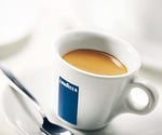 Lavazza BLUE Classy Mini Tekli Servis Espresso Kahve Makinesi LB 300, 5,3 inç x 13 inç x 10,2 inç 2 Kahve seçimi: basit dokunmatik kontroller, 1 programlanabilir ücretsiz doz ve 1 ön set