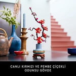 LEGO Botanicals Erik Çiçeği 10369 – Yetişkinler için Altın Şeritli ve Ahşap Görünümlü Pastel Mavi Saksı İçeren Dekoratif Yapay Çiçek Modeli Yapım Seti, Sevgililer Günü Hediyesi Fikri (327 Parça)
