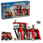 LEGO Cirt İtfaiye Kamyonlu İtfaiye Merkezi 60414-6 Yaş ve Üstü Kız ve Erkek Çocukları için 5 Mini Figür ve 1 Köpek Figürü İçeren Yaratıcı Oyun Seti, Çocuklar için Doğum Günü Hediyesi (843 Parça)