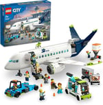 LEGO City Yolcu Uçağı 60367 - Yaş ve Üzeri Çocuklar ve Uçak Meraklıları için Yaratıcı Oyuncak Yapım Seti (930 Parça)