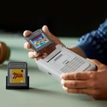 LEGO Game Boy 72046 – Yetişkin Nintendo Hayranları için Gerçeğe Yakın Taşınabilir Oyun Konsolu Replikası, Koleksiyonluk ve Yaratıcı Model Yapım Seti, Dekoratif Hediye Fikri (421 Parça)