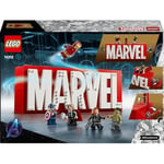 LEGO Marvel: MARVEL Logosu ve Minifigürleri 76313 | 12 Yaş ve Üzeri Çocuklar için Avengers Karakterleri İçeren Yaratıcı Oyuncak Yapım Seti, Doğum Günü Hediyesi (931 Parça)