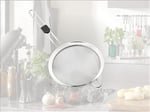 Leifheit Proline Süzgeç 20 Cm | Güvenli tutuşlu ince sap, süzmek ve boşaltmak için, sağlam işçilik, kanca çubuğu için asma halkası