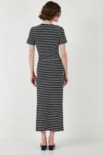 Lela Çizgili Slim Fit Bisiklet Yaka Yırtmaçlı Midi Boy Etekli Crop Takım Bayan TAKIM 5866132 - Bedenler: S, M, L, XL