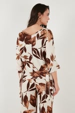 Lela Desenli Regular Fit Truvakar Kol V Yaka Alt-Üst Takım Bayan TAKIM 5865357 - Bedenler: S, M, L, XL