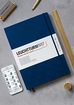 Leuchtturm1917 Master Klasik (A4+), 235 Sayfa Not Defteri, Noktalı, Lacivert - Seçenekler: Dotted, Kariert, Liniert, şeffaf