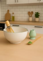 Matchiva Geleneksel Japon Matcha Seti, 4 Parça, Seramik Kase, Bambu Çırpıcı, Çırpıcı Standı, Bambu Kaşık, Beyaz ve Yeşil