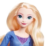 Mattel Çıkarılabilir elbisesi ve ayakkabılarıyla Mattel Disney Karlar Ülkesi Elsa bebek, büyüleyici atı Nokk ve macera arabası, Karlar Ülkesi: Kış Sonu Festivali teması, JBG56