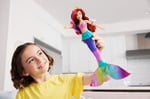 Mattel Disney Prensesi Yüzen ve Renk Değiştiren Ariel Bebek Disney prensesi oyuncakları, yüzen deniz kızı Ariel bebek HPD43