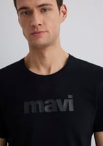 Mavi Logo Baskılı Siyah Tişört Slim Fit/Dar Kesim 065199-900