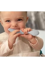 Meleni Baby 4'lü Silikon Beslenme Seti - Mama Önlüğü - Vakumlu Mama Kasesi - Pipetli Bardak - Kaşık - Gri