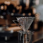 MHW-3BOMBER Kahve Damlatıcı, V60 Yeniden Kullanılabilir Koni Damla Demleme Kahve Filtre Kupası Barista için, PCTG Güvenli Malzeme, 1-2 Bardak, Şeffaf FC5805