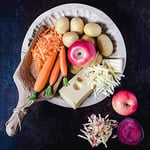 Microplane mutfak rendesi çok kaba patates, kabak, havuç, elma, lahana ve peynir için paslanmaz çelik bıçaklı, siyah renkte, ABD'de üretilmiştir
