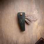 minimal X V Anahtarlık, Hakiki Deri Anahtarlık, Kolay Kullanım ve Çizilmelere Karşı Önleyici, Minimalist Şık Tasarım