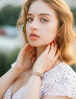 Minyee Fitbit Luxe Bantları ile Uyumlu 3 Paket Kadınlar için Yumuşak Silikon Çiçek Oymalı Spor Kayış Karahindiba Bileklik Yedek Fitbit Luxe Saat Bantları/Luxe Special Edition Fitness Takip Cihazı