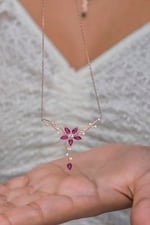 NEREZE 925 Ayar Gümüş Daldaki Gonca Pembe Çiçek Kolye
