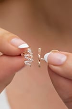 NEREZE 925 Ayar Gümüş Minik Zirkon Taşlı Yılan Küpe