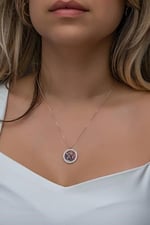 NEREZE 925 Ayar Gümüş Rose Daire Tasarım Uçuşan Kelebek Kolye