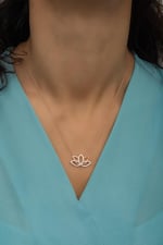 NEREZE 925 Ayar Gümüş Zirkon Taşlı Lotus Çiçeği Kolye