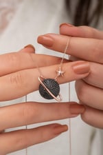 NEREZE 925 Ayar Siyah Gezegen Kolye Kadın Gümüş Kolye