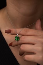NEREZE 925 Ayar Yeşil Taşlı Yonca Kolye Kadın Gümüş Kolye