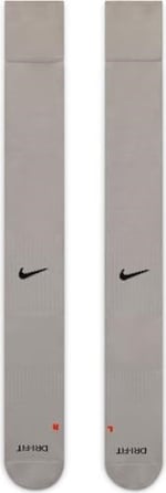 Nike Cushioned Knee High SX5728-100; Unisex spor çorabı; Beyaz; 38-42 EU (5-8 UK)