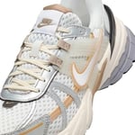 Nike V2K Run Womens Walking Shoes Kadın Yürüyüş Ayakkabısı Krem