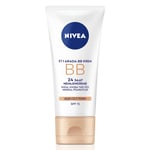 NIVEA Essentials 5'i 1 Arada BB Krem, 24 Saat Nemlendirme+Doğal Jojoba Yağı Özü +Açık Cilt Tonu 50 ml, SPF 15 Güneş Koruması