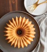 Nordic Ware Backform Brilliance Bundt Tavası 6 kase Alüminyum Altın, 21cm x 20,6cm, NW 93277