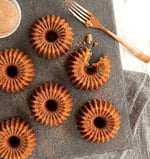 Nordic Ware Backform Brilliance Bundtlette Pan Alüminyum Altın, 38 cm x 22,2 cm, NW 93377