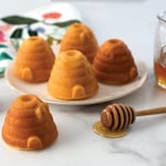 Nordic Ware Non-Stick Novelty Beehive Cake Pan