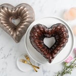Nordic Ware, Nordicware 55548 Kek Kalıbı, Kalpli Çelenk, Alüminyum Döküm, Hacim: 2.5lt, 55548Amz, Gümüş