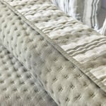 Ocean Home Textile Pamuklu Kapitoneli Haki Renk Çizgi Desen Çift Kişilik Yatak Örtüsü Seti 1 Adet 250 X 230 / 2 Adet 50 X 70 Cm