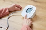 Omron M2 Basic üst kol tansiyon aleti