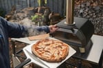 Ooni Karu 2 Pro Çok Yakıtlı Taşınabilir Pizza Fırını - Taş ve Termometreli Dış Mekan Odun Yakıtlı Pizza Makinesi - Arka Bahçe Pişirme için 16 İnç Fırın (Karu 2 Pro)