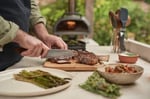 Ooni Karu 2 Pro Çok Yakıtlı Taşınabilir Pizza Fırını - Taş ve Termometreli Dış Mekan Odun Yakıtlı Pizza Makinesi - Arka Bahçe Pişirme için 16 İnç Fırın (Karu 2 Pro)