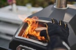 Ooni Karu 2 Pro Çok Yakıtlı Taşınabilir Pizza Fırını - Taş ve Termometreli Dış Mekan Odun Yakıtlı Pizza Makinesi - Arka Bahçe Pişirme için 16 İnç Fırın (Karu 2 Pro)