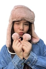 Pembe Peluş Ponponlu Pilot Şapka – Kışlık Kulaklıklı İpli Sıcak Tutan Yumuşak Kürk Şapka, Unisex Genç Model