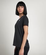 PUMA W Tad Essential Vneck Tee Tişörtler Üniseks Yetişkin