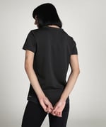 PUMA W Tad Essential Vneck Tee Tişörtler Üniseks Yetişkin